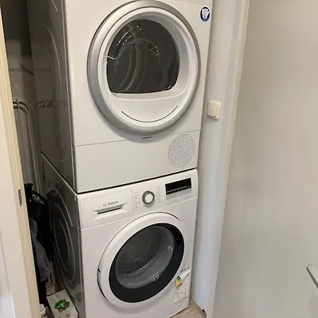 Nearby, Close To Amsterdam, The Hague -6p Apartment