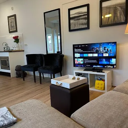 Nearby, Close To Amsterdam, The Hague -6p Apartment Wassenaar