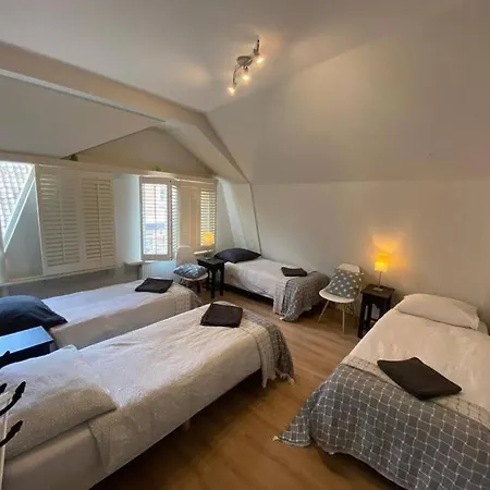 Nearby, Close To Amsterdam, The Hague -6p *